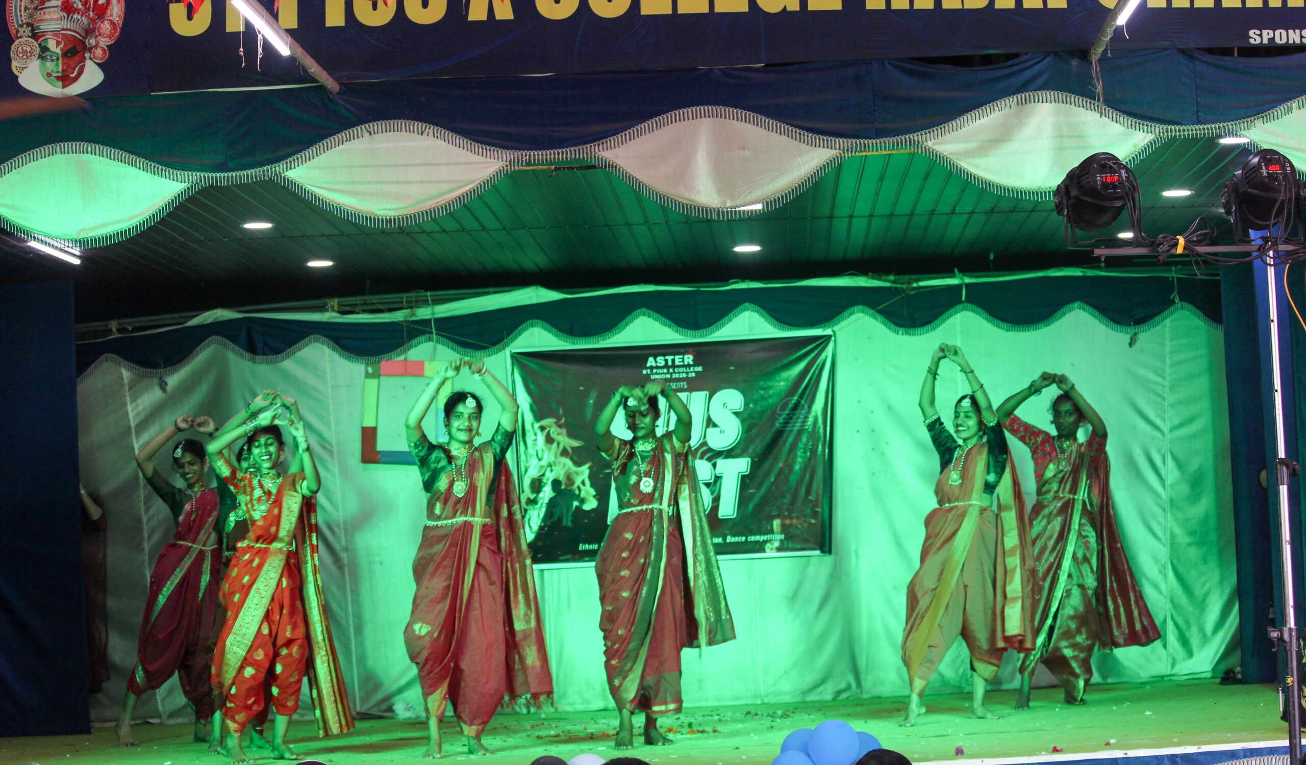 Image gallery marquee